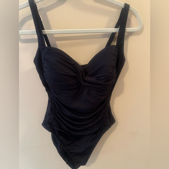 LA BLANCA island goddess One-Piece Swimsuit, size 4? - Picture 1 of 7